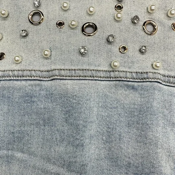 Sparkle Denim Pearl and Grommet Denim Jacket (M) - Picture 6 of 11
